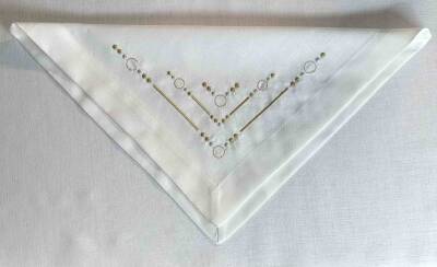 Point of Heart Table Cloth and Napkin - 3